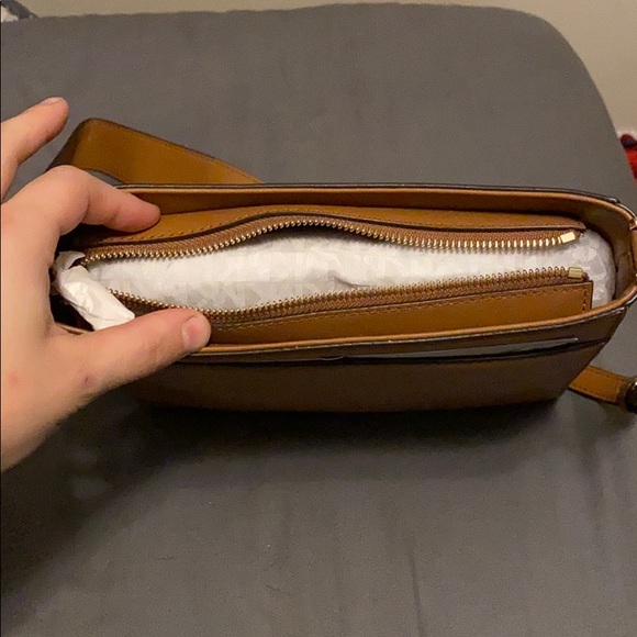 Michael kors crossbody - Picture 3 of 5